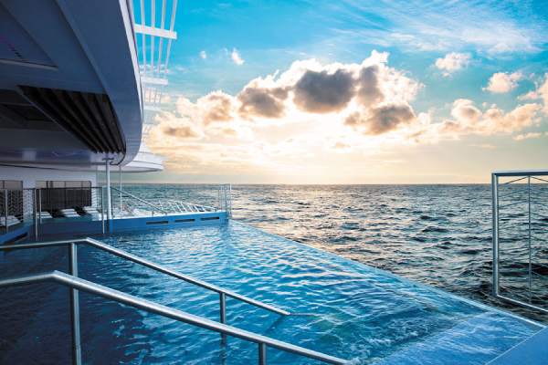Seven Seas Splendor Gallery Image